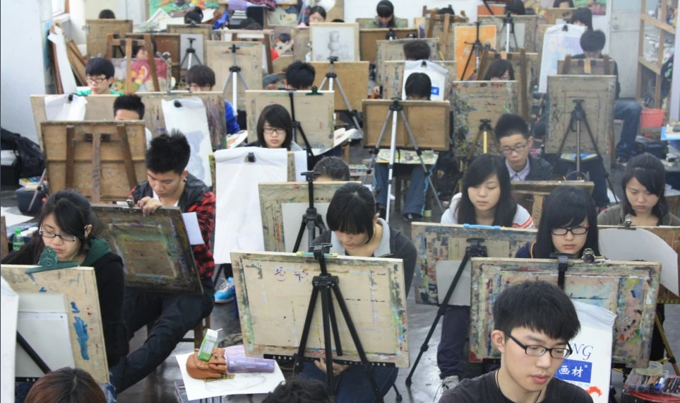 为什么参加美术艺考的学生越来越多了？